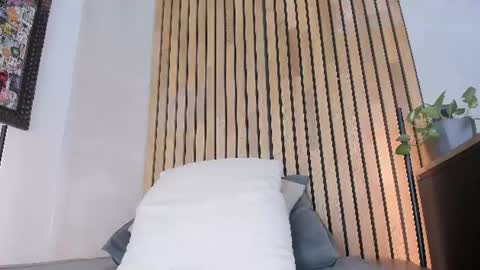 Snapshot of honeyhot69__ chatting on July 16, 10:43 am Sofia independent model online show from July 16, 10:43 am