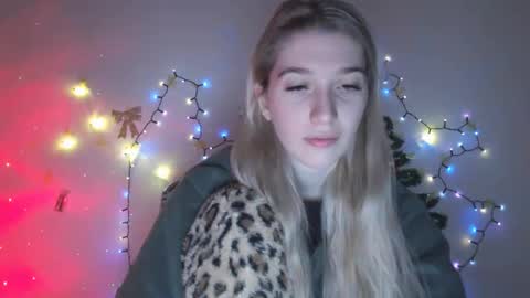 honeyveil online show from December 23, 10:24 am