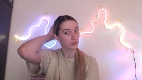 honeyveil online show from March 23, 2:10 pm