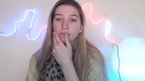 honeyveil online show from March 30, 9:43 am