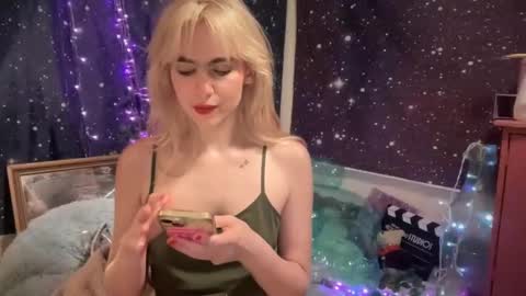 Emi Rose online show from February 9, 3:53 am