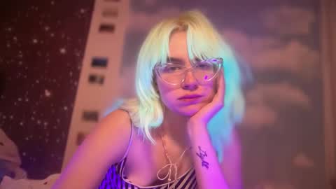 Emi Rose online show from January 17, 6:07 am