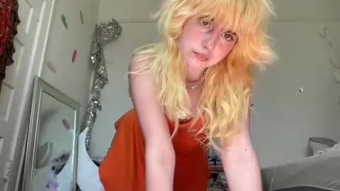 Emi Rose online show from June 3, 7:41 pm