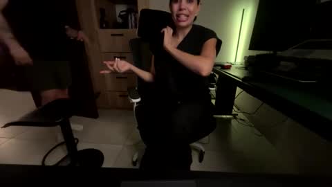 Snapshot of honnyhotbunny chatting on March 4, 6:41 am HonnyHotBunnies online show from March 4, 6:41 am