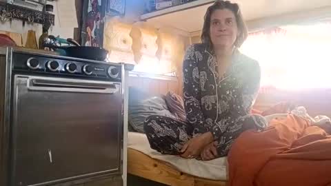 hoodoou online show from May 20, 1:17 pm