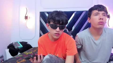 hoot_booys_ online show from November 17, 7:41 pm