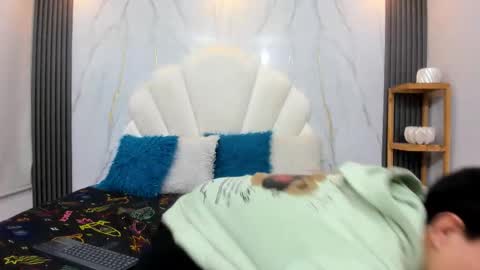 hoot_booys_ online show from January 10, 8:54 pm