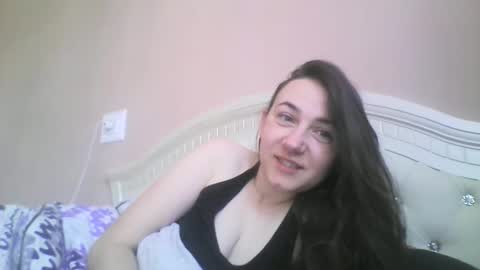 Snapshot of hootloove69 chatting on April 26, 5:27 am hootloove69 online show from April 26, 5:27 am