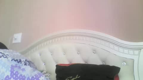Snapshot of hootloove69 chatting on May 2, 7:13 am hootloove69 online show from May 2, 7:13 am