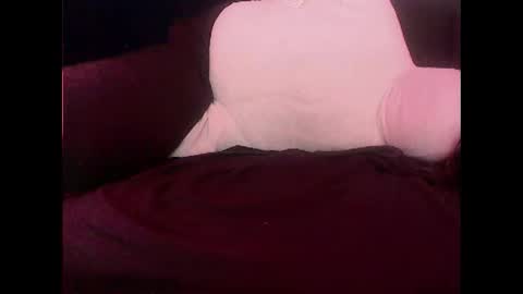 Snapshot of hopps28 chatting on December 23, 6:44 am hopps28 online show from December 23, 6:44 am