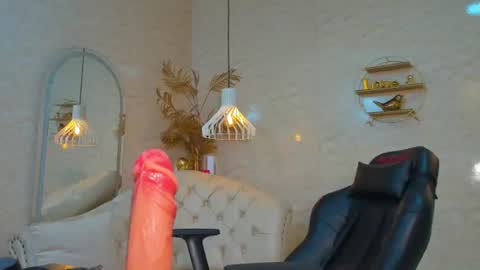 Horny Curls  online show from June 30, 3:40 am