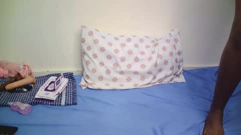 Snapshot of horny_cutiey chatting on April 26, 12:19 am cutiey online show from April 26, 12:19 am