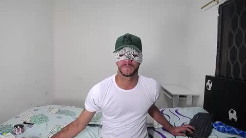 Snapshot of horny_dirty_bigcock chatting on November 29, 3:31 am BoyHornyDirty online show from November 29, 3:31 am