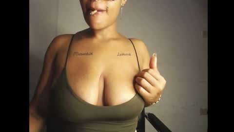 horny_ebonygirl_ online show from April 15, 6:37 pm