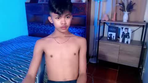 Snapshot of horny_joshxxx chatting on June 17, 5:03 pm horny_joshxxx online show from June 17, 5:03 pm
