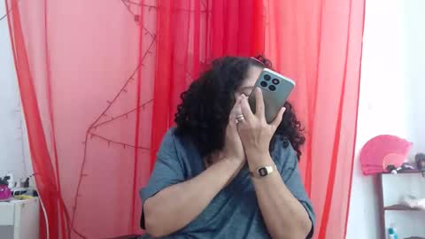 Snapshot of horny_mommy17 chatting on March 24, 6:02 pm armina online show from March 24, 6:02 pm