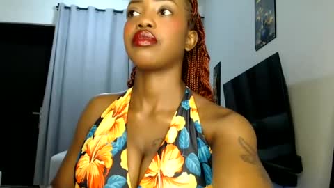 Snapshot of horny_princcess chatting on June 18, 7:41 am horny_princcess online show from June 18, 7:41 am