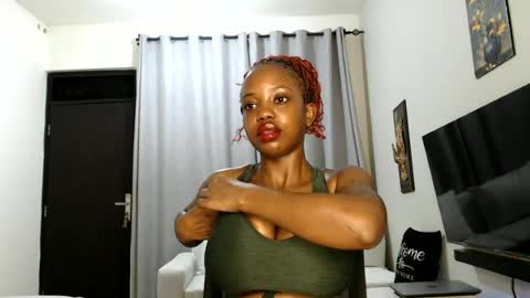 Snapshot of horny_princcess chatting on June 20, 5:10 am horny_princcess online show from June 20, 5:10 am
