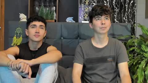 Snapshot of horny_twinks_guys chatting on February 10, 9:58 pm Alex and Camilo online show from February 10, 9:58 pm