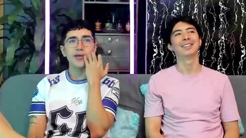 Snapshot of horny_twinks_guys chatting on July 7, 2:43 pm Alex and Camilo online show from July 7, 2:43 pm