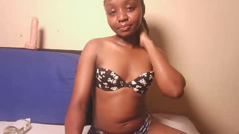 Snapshot of horny_wet_baby chatting on June 1, 10:44 pm Bellah online show from June 1, 10:44 pm