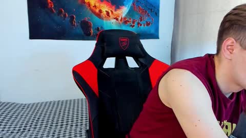 Snapshot of horny_yo chatting on February 15, 12:01 pm Max online show from February 15, 12:01 pm