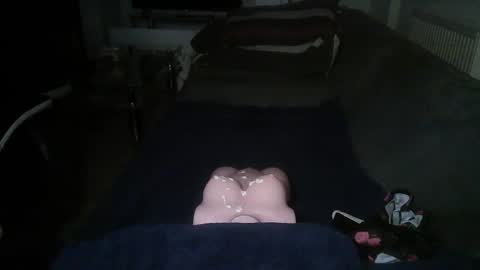 Snapshot of hornyandi1981 chatting on April 8, 2:11 am Andi online show from April 8, 2:11 am