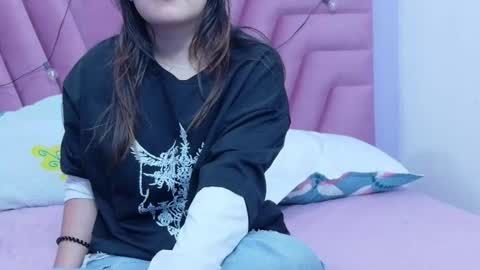 Khloe  online show from March 25, 12:00 pm