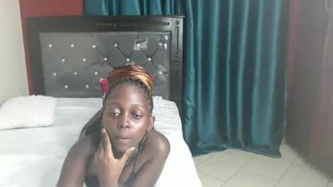 Snapshot of hornybella4 chatting on December 20, 2:52 am Bella online show from December 20, 2:52 am