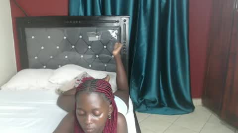 Snapshot of hornybella4 chatting on February 12, 5:05 pm Bella online show from February 12, 5:05 pm