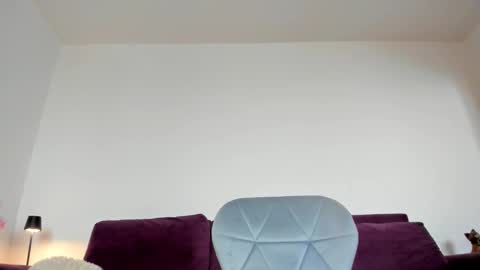 Emma online show from November 18, 9:14 am