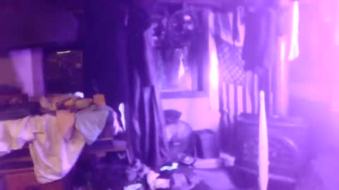 Snapshot of hornyfairy386272 chatting on August 3, 9:04 am hornyfairy386272 online show from August 3, 9:04 am