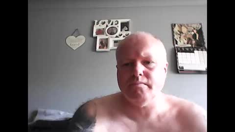 hornyguy19781978 online show from May 1, 4:33 pm