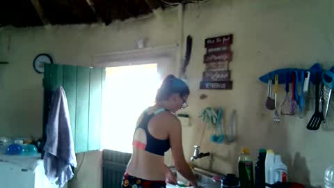 Snapshot of hornyhippies0080 chatting on September 20, 6:25 am Nix  D online show from September 20, 6:25 am