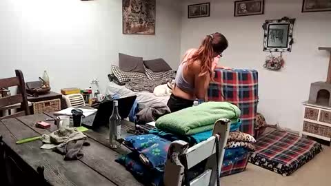 Nix  D online show from December 19, 4:52 am