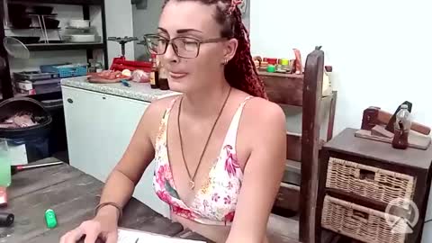 Snapshot of hornyhippies0080 chatting on February 7, 4:00 pm Nix D online show from February 7, 4:00 pm