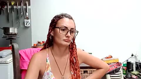 Snapshot of hornyhippies0080 chatting on February 15, 6:54 am Nix D online show from February 15, 6:54 am