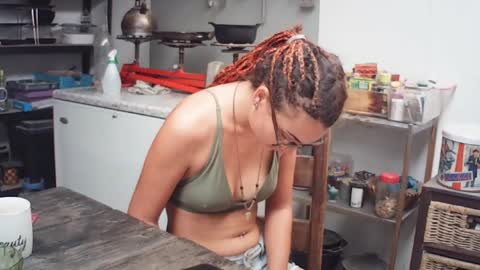 Nix  D online show from April 12, 7:24 am