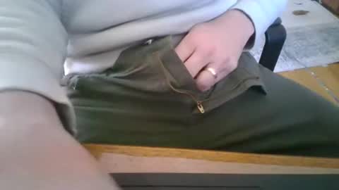 hornyhubby1001 online show from March 12, 4:24 pm