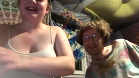 hornyjer420 online show from April 12, 6:07 am