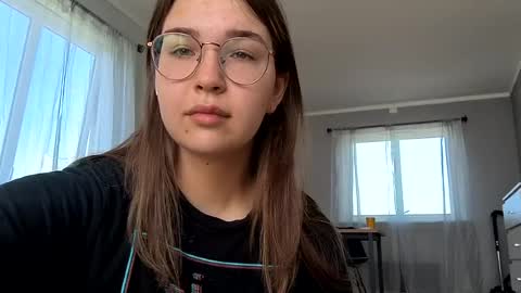 Snapshot of hornykitty_x chatting on July 10, 9:12 am Alisa and Mike online show from July 10, 9:12 am