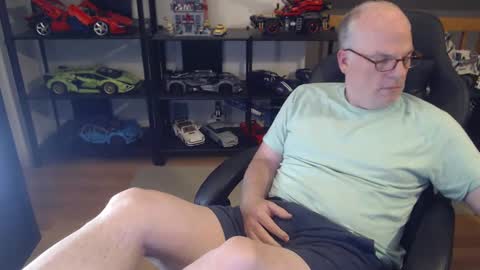 hornynthick70 online show from December 15, 4:40 am