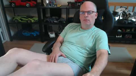 hornynthick70 online show from January 26, 7:09 pm