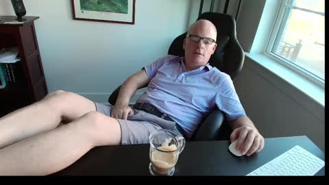 Snapshot of hornynthick70 chatting on May 17, 9:44 pm hornynthick70 online show from May 17, 9:44 pm