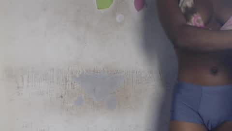Snapshot of hornyslut_xx chatting on April 30, 8:09 am Bella online show from April 30, 8:09 am
