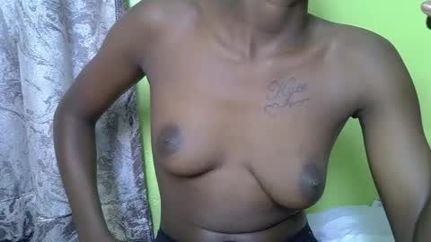 Snapshot of hornysoul02 chatting on July 8, 10:42 am hornysoul02 online show from July 8, 10:42 am