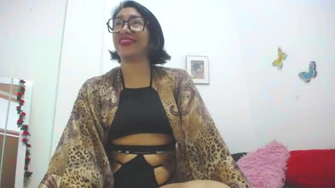 Snapshot of hornywife_ chatting on May 4, 2:46 pm Agatha online show from May 4, 2:46 pm