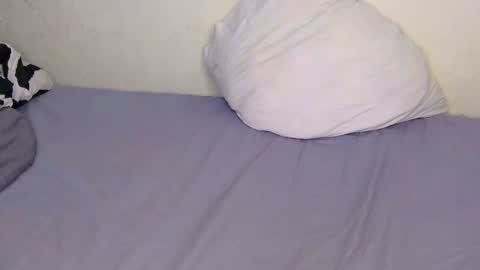 Snapshot of hornyy_cutie chatting on May 16, 12:40 am Its Cora online show from May 16, 12:40 am