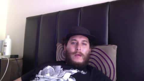 Snapshot of hornyyogi8 chatting on December 12, 7:04 pm hornyogi online show from December 12, 7:04 pm