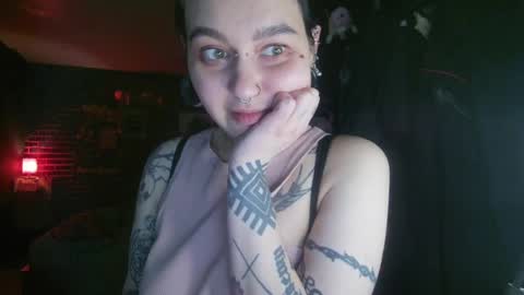 Snapshot of horror_circus chatting on February 16, 6:10 am Messalina Horror online show from February 16, 6:10 am